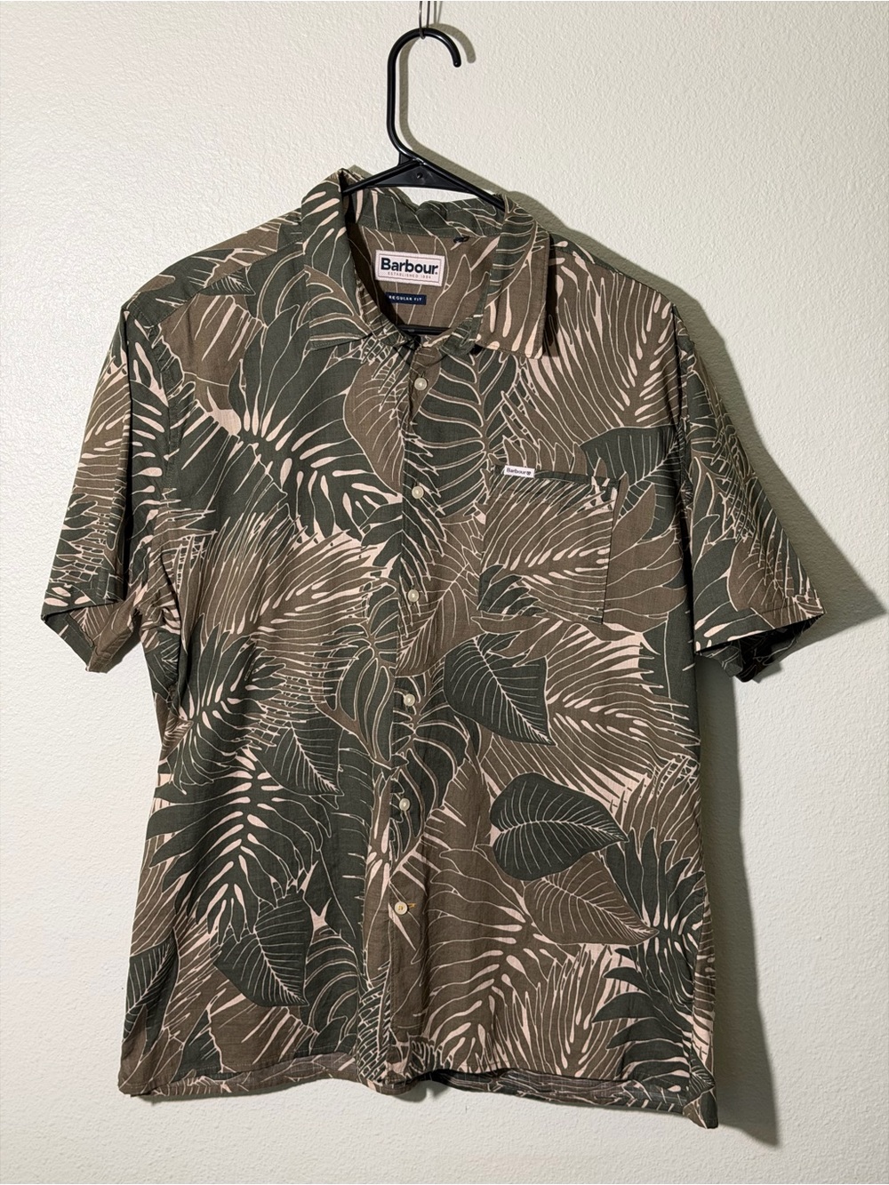Barbour Men's Shirt Large Green Tailored Fit Short Sleeve Cotton Floral Print